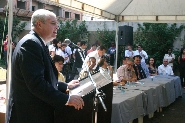 Mutuários do 2º módulo do Residencial Tancredo Neves começam a assinar contratos