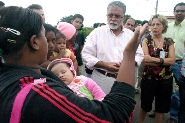 Prefeito reúne-se com moradores e dá início ao mutirão no Jardim Triângulo