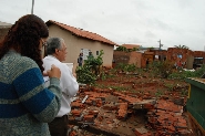 Paulo Mesquita visita locais que tiveram prejuízos pela chuva