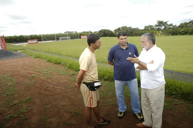Prefeito visita Centro de Treinamento do Triângulo Mineiro Futebol Clube