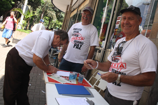COMSEG e associações de bairro do município colhem assinaturas em prol do manifesto "Queremos Paz"