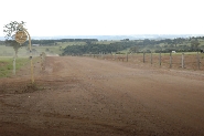 Prefeitura recupera estrada rural