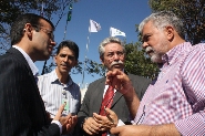 Prefeito e autoridades conhecem canteiro de obras da planta de amônia da Petrobras