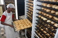 Centro em Excelência na Produção de Alimentos produz 6 mil pães por dia. Foto: Enerson Cleiton