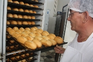 Centro em Excelência na Produção de Alimentos produz 6 mil pães por dia. Foto: Enerson Cleiton