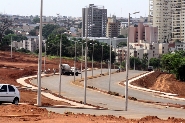 Iluminação pública é instalada no complexo viário do Parque do Fórum e OAB